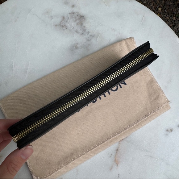 SOLD Louis Vuitton Limited Edition Constellation Mahina Leather Zippy Wallet NM - Picture 9 of 16